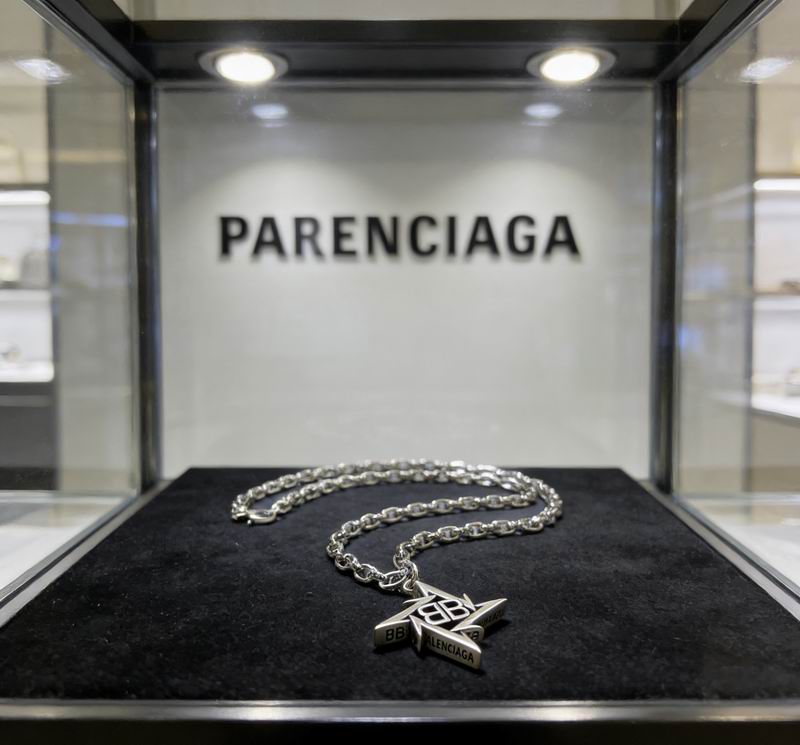 26 Balenciaga necklace 0706